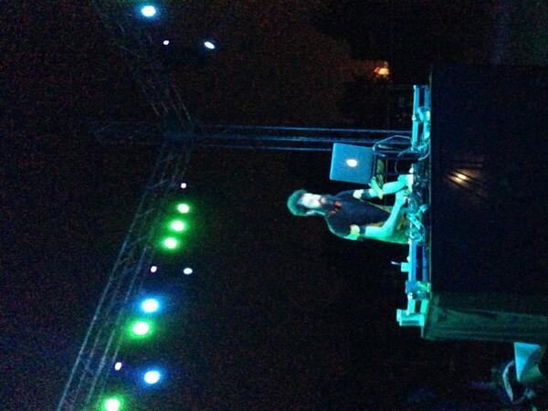 v3tro's tweet photo. Getting higher with @spiller #nonmelovogliofare @vanez @MOREfestival @Zero_eu http://t.co/RTeR92EfUc