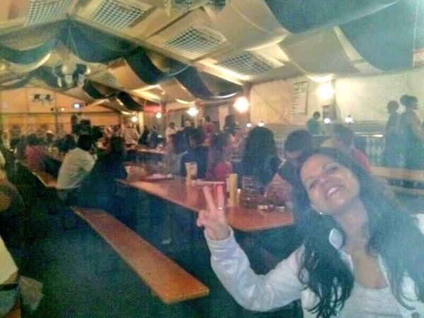 CarlosDF87's tweet photo. De cervecita en puerto marina con @_patrysantos http://t.co/wzHiKM7EW5