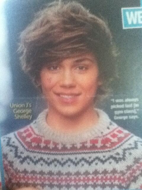 fraudorable's tweet image. THIS ISN'T FUNNY I PUT A PICTURE OF HIM ON MY BINDER UM