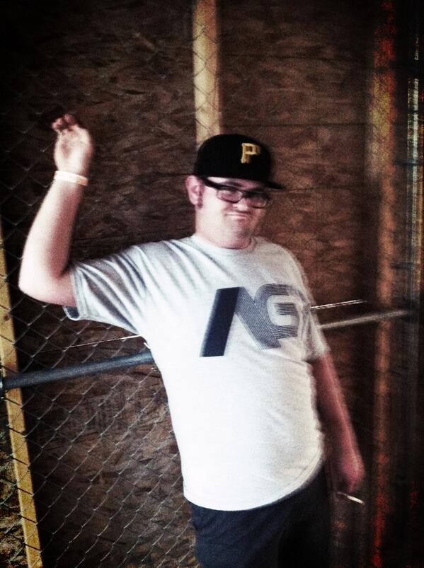 bisswisk's tweet photo. Gettin down and dirty @overtheairband #sexy time http://t.co/XDsjapaps1