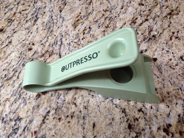 Voelt goed: zojuist ruim 100 Nespresso cups tot recyclebaar aluminium en tuinvoeding gereduceerd met de #outpresso.