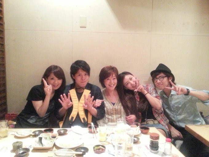 さらば青春の光さんのお笑いライブ行ってきたよ( &acute; ▽ ` )ﾉいっぱい笑った～♪帰りに仮装童貞メンバーでご飯♡さらばさんとも一緒に写真撮りたかったなぁ。 http://t.co/vXMHJlzRvY