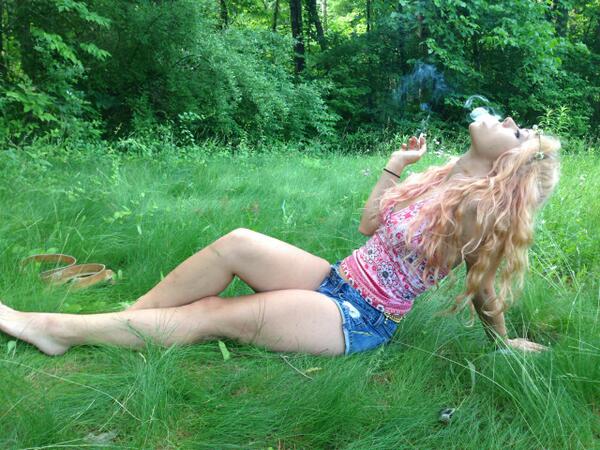 BlaseBunny's tweet photo. Summer of love http://t.co/P9xVVeoYyx