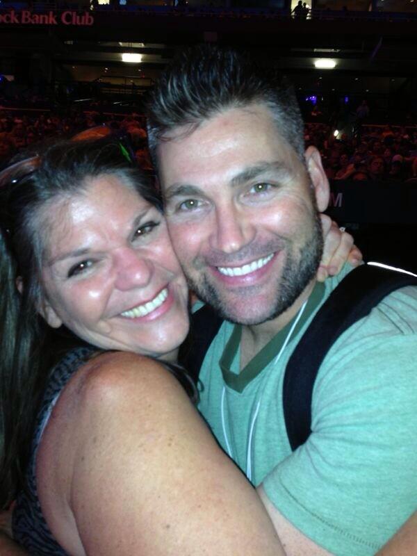LukeScottOP's tweet photo. Hanging out after the game with mom the wonderful. http://t.co/uDXKDgLgnq