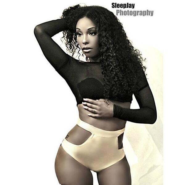 DreaDhaPinkLady's tweet photo. Wanna Book The Pin-Up Princess @TrueBeautyDre Then Contact GetAtEmGirlz@Aol.com And TrueBeautyDre@Gmail.com <3 http://t.co/VYmja4EZUB