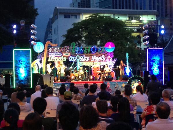 mozartjazz's tweet photo. @plajazz  Original Ihear Band http://t.co/AiHzHHQE7g