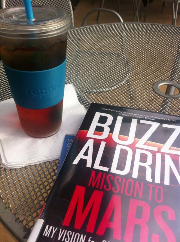 sunuvogok's tweet image. ea outside the cafe w/@TheRealBuzz! (In book form) preparing for his appearance on Read Science hangout this Wed!