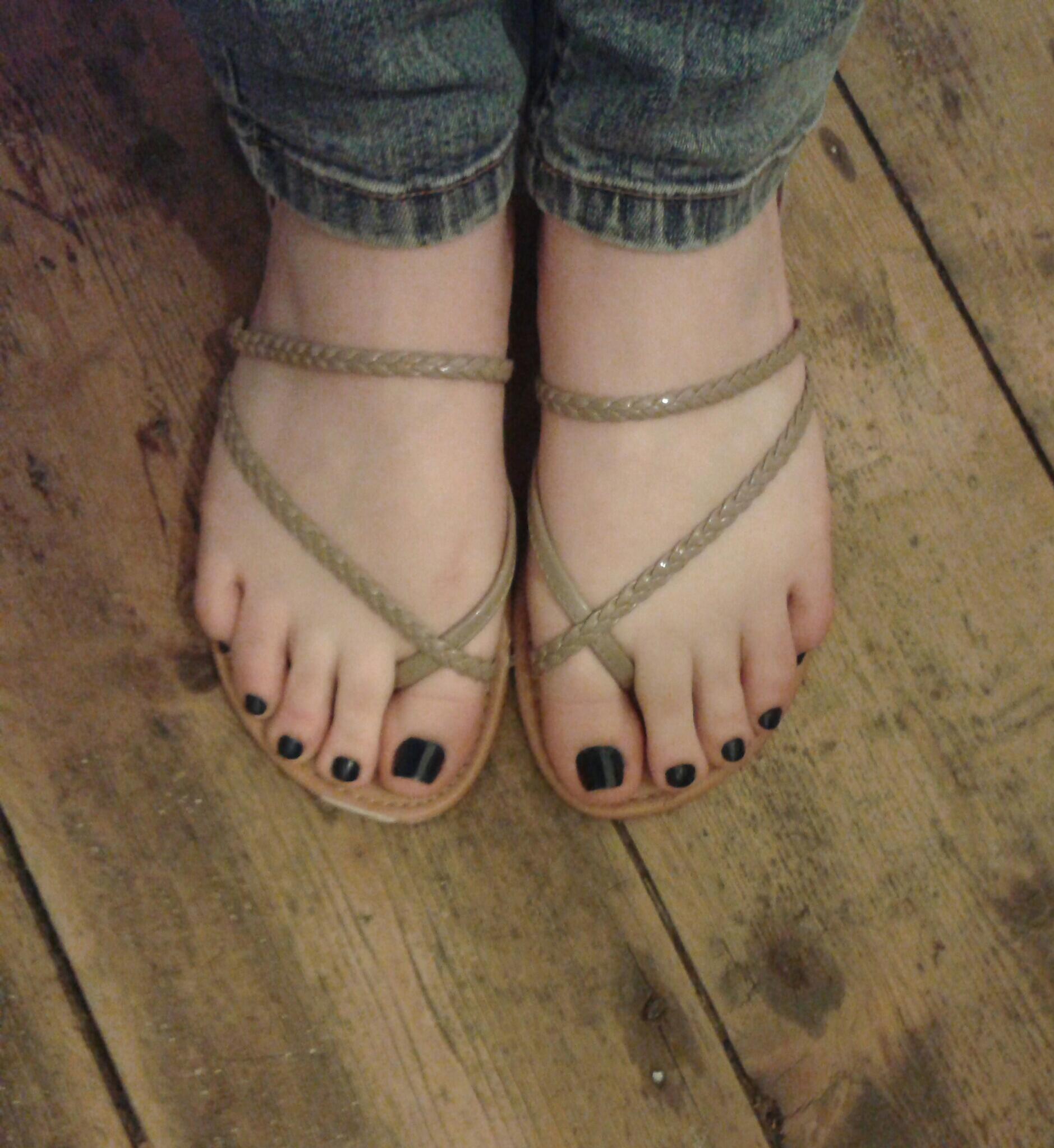 عاشق لحس اقدام النسا (@slaehali2)  X