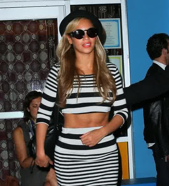 Beyonce looks so good!!! #tonedtummy