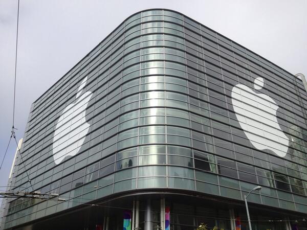 RobinCutshaw's tweet image. Time for some Apple love.  #WWDC #WWDC13