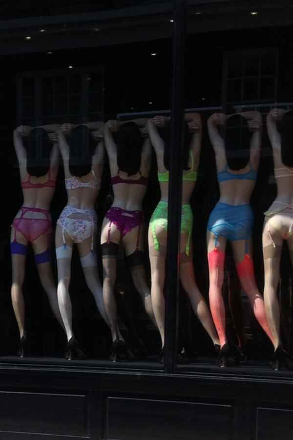 Cabarazzi's tweet photo. Pont street, Belgravia... http://t.co/mP6vw1Mwkf