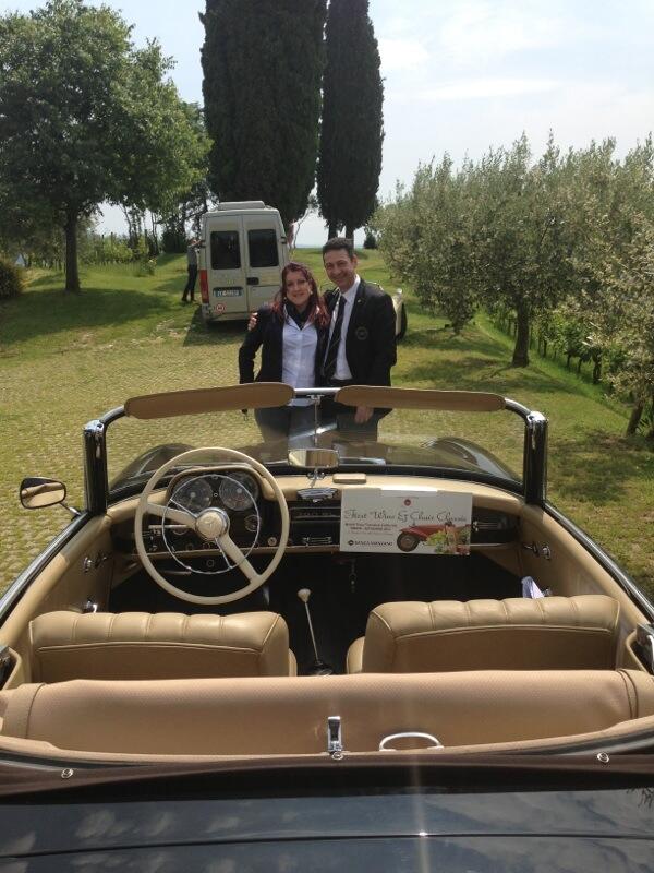 In Jaguar a manzano in visita a le vigne di Zamò .