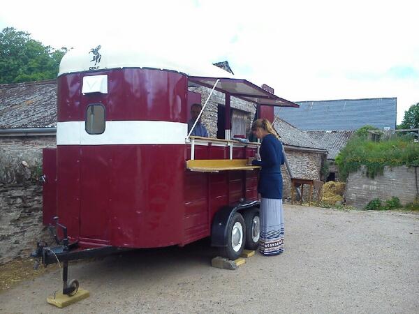 Very successful day, #beautiful #weather &amp; friendly people that loved the horse box..pic setting up this morning