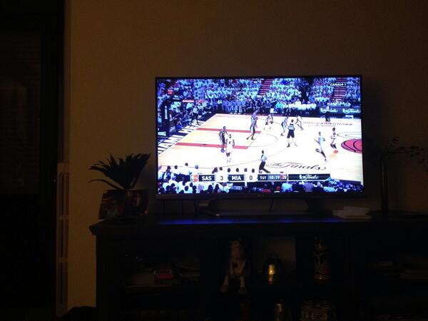 agPuentes's tweet image. Noche de nba!!#nbafinals #miamiheat #heatchamps #ilovethisgame