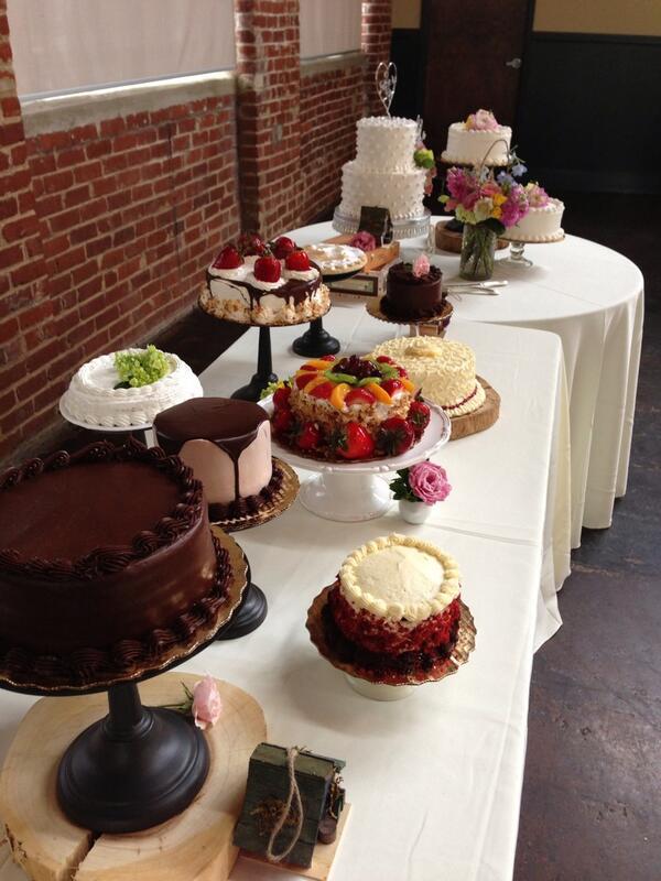 MyColorsofLife's tweet image. COL's DREAM wedding!!!! #WillWorkForCake Congratulations Heather &amp;amp; Kyle!