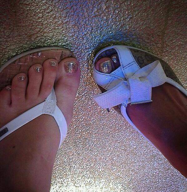 EndlessBeauty4's tweet photo. En nog meer zomervoeten #maniQ #sparitual http://t.co/1tBx36telM