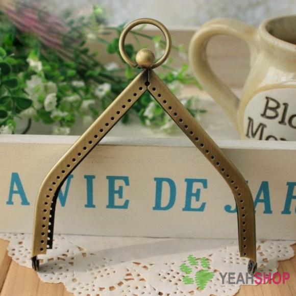 yeahshop's tweet photo. Antique Brass Purse Frame - House Shape - 11cm / 4.3 inch (PF-11)
http://t.co/CzCUbZH4W3 http://t.co/cshlPHThst