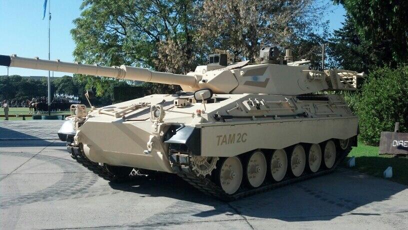 無人機bot Tam 2c アルゼンチン共和国で新型の中戦車が発表されている これは同国で使用されているtam 中戦車 の近代改装型とされる イスラエルのエルビットシステムズなどと共同開発すると報じられた 105mm砲を搭載する T Co Ffrgmdjnqq