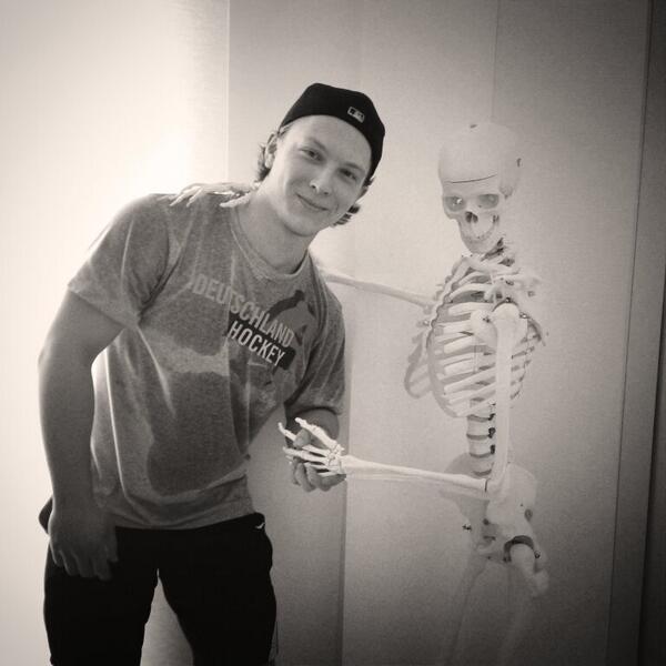 Ohmi37's tweet photo. Finally I found a friend :) #buddy #kopfbisfuß #bepox #practice #cologne http://t.co/gQ8eeMhHVk