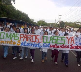 HeidaRamos's tweet photo. #MarchaDeLasBatasBlancasLUZ http://t.co/zEjwunstSJ