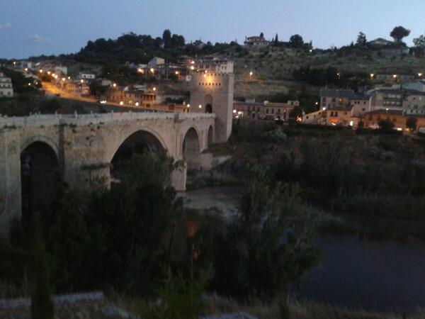 olayaangelica's tweet photo. Primer día @LauraSR8 http://t.co/6Enkw0I5hl