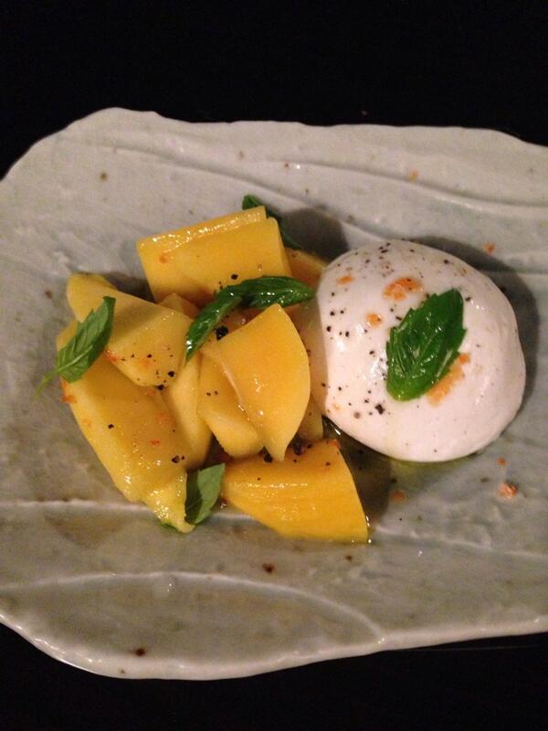 subzer1's tweet photo. Florida Mangos with spicy salt and Burrata fucking amazing http://t.co/Nul81PUltz