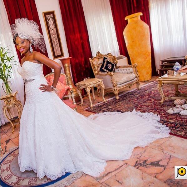 BellaNaijaWed's tweet photo. Lovely Ebun in made in Nigeria gown by Love, Tims - @idoweddingsng. Pic by @jideodukoya #bellanaijaweddings http://t.co/WTeOxZ4gdI