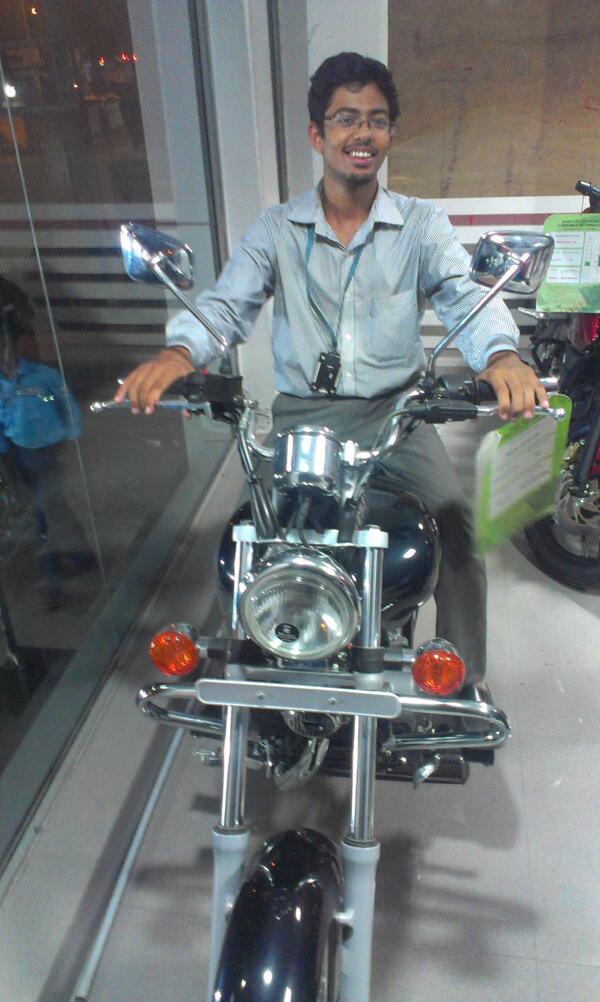 salmanHkhan's tweet photo. My favorite bike is gona be mine in two dayz..... :D.. http://t.co/uwNnKmWaNb