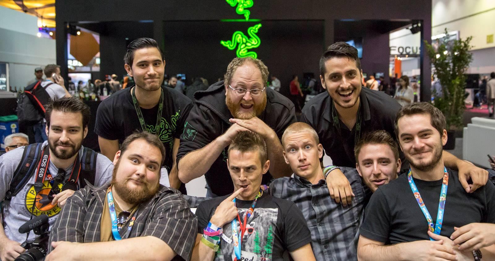 R Λ Z Ξ R on X: "Awkward family photo. @GassyMexican @EatMyDiction1  @ProSyndicate @Muzzafuzza @GoldGloveTV @CaptainSparklez  http://t.co/l9UkgMzITb" / X