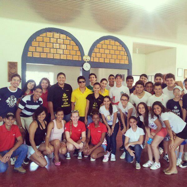 Rotaract_AF's tweet image. Galera reunida pra Campanha Mão Amiga!