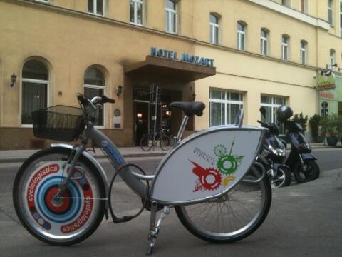 gopedelec's tweet photo. #Cyclelogistics arrived in Vienna, moving Europe forward http://t.co/3JJWhX6mIJ