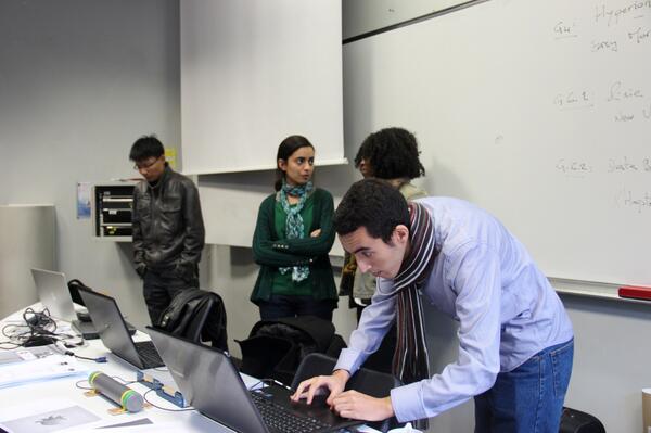 XHapto's tweet photo. Photo prise lors du séminaire #First du 23 Mai http://t.co/dFUuk2B6I4
