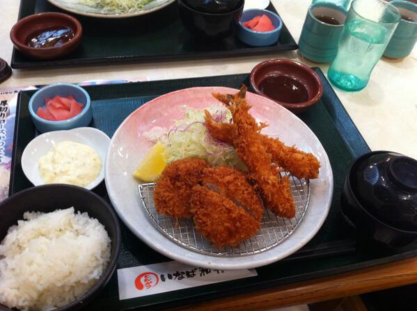 raytje20's tweet photo. Zo lekker Japans eten en zo meteen door naar hong kong. http://t.co/90DnR3Q2Sv