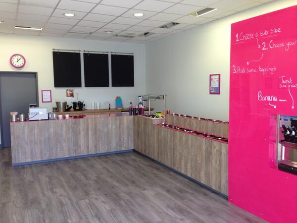 ICLSolutions's tweet photo. #northeasthour Good luck to Yogurlution who've just opened their frozen yoghurt shop in royal quays. http://t.co/CZZTe6YNGI