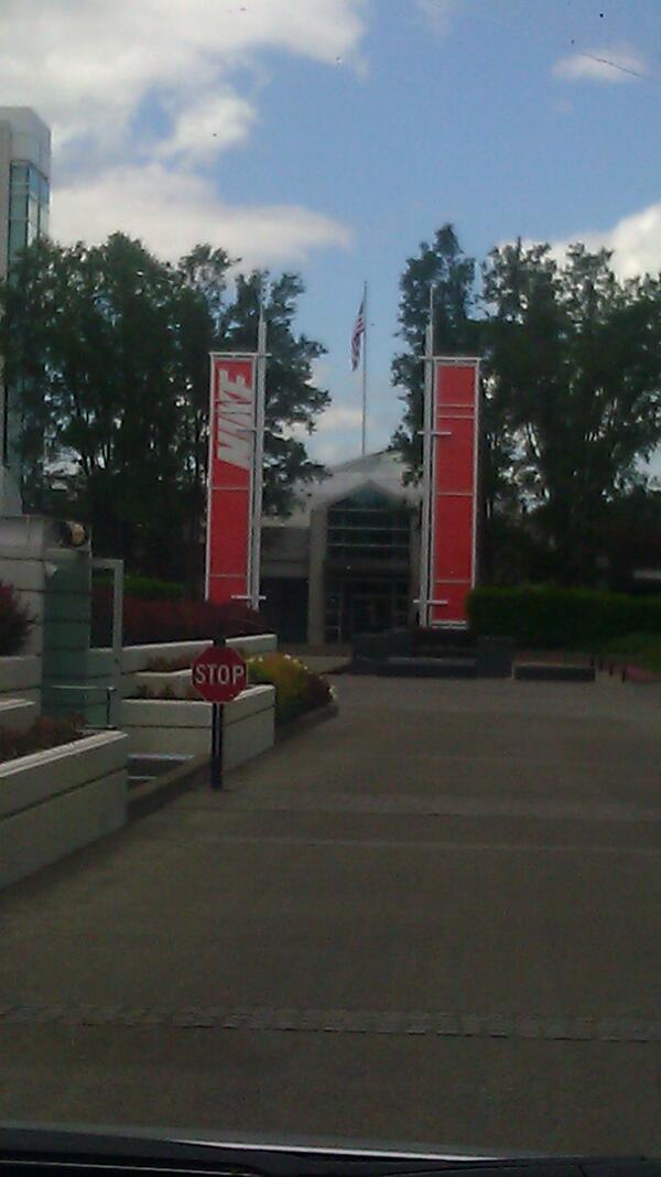 rbenaroya's tweet image. Here we go #nikeaccelerator!  Big day for @techstars