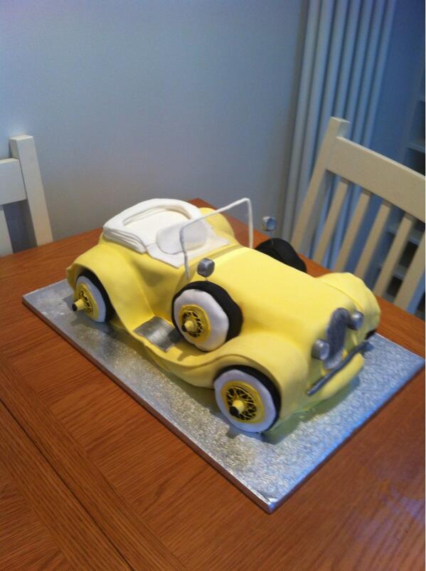 TwoLittleTarts's tweet image. Great gatsby car cake