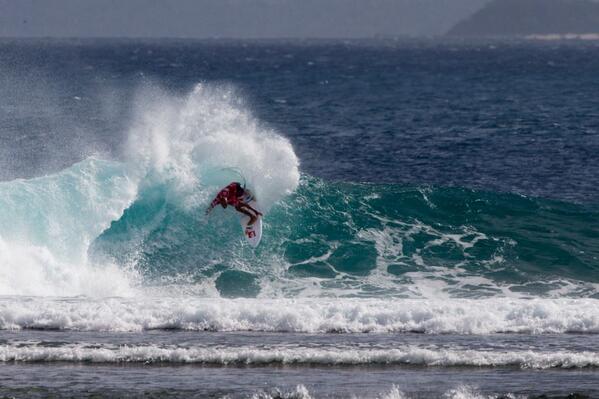 What is your favorite surfer to win? @QuiksilverUSA <a href="/redbullPOR/">Red Bull Portugal</a>  <a href="/kellyslater/">Kelly Slater</a>