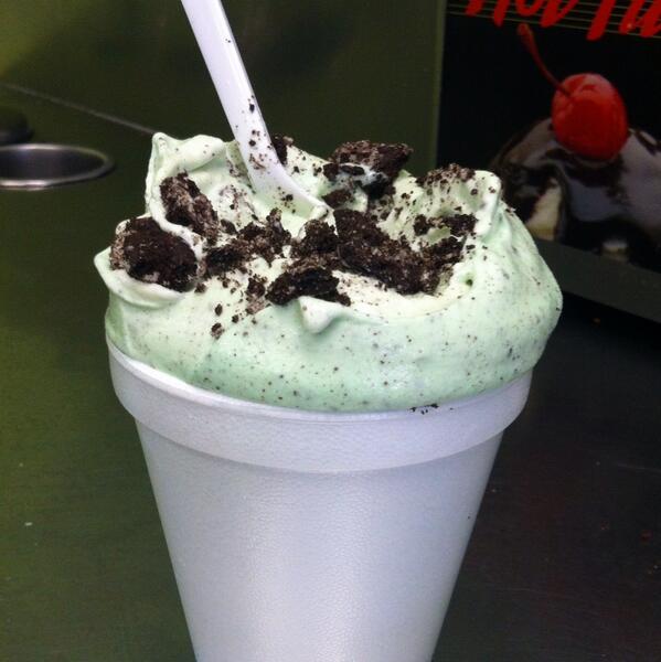 What do you all think of our new Mint Oreo Flurry?!