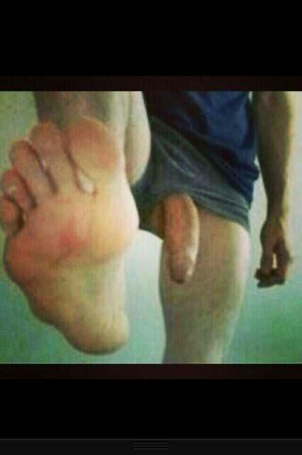 Ron_of_steele's tweet photo. @_MichelleThorne have u seen this blister I got climbing today #ouch http://t.co/7q3SRz6M5i