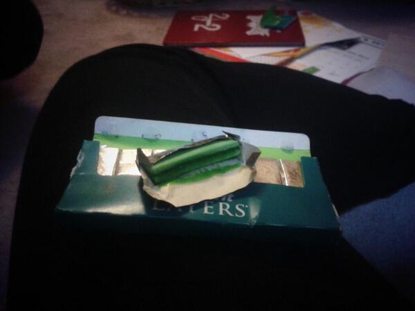 unlistedtruth's tweet image. Oo just found year old gum in my room #agingproblems