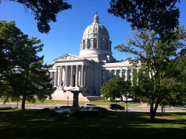 elizabethcrisp's tweet image. Beautiful in #JCMO today. #moleg #mocapitol