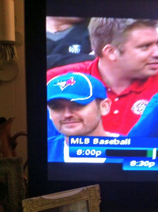 meatball93's tweet image. Did @hodgesk18 make the trip to Chicago with @justinhall25? #twin? #samehat
