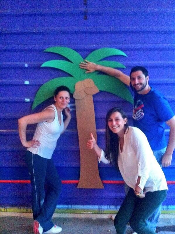 Fiesta hawaiana el domingo a las 2:00!! No te la pierdas