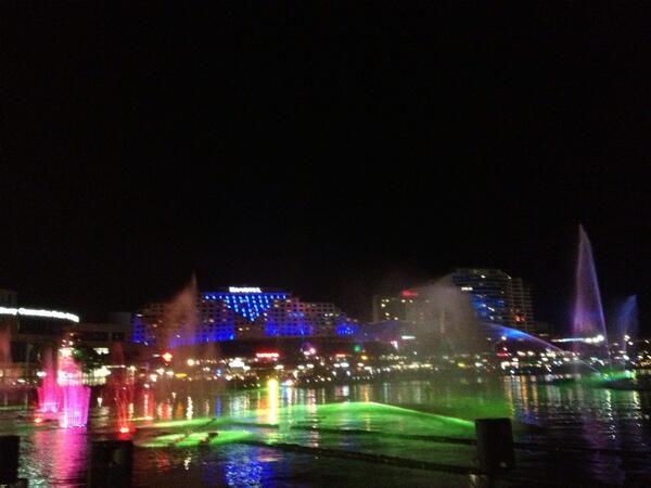 MariaMrk90's tweet photo. Vivid..light show in Sydney!! Just amazing http://t.co/8UJbXplPPV