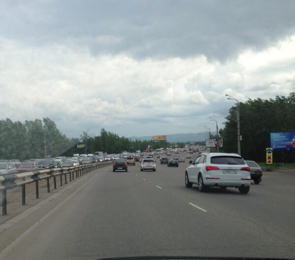 06_inna's tweet photo. Рубрика "Больше ада" ведет свою трансляцию с Октябрьского моста http://t.co/qKo7W91KRv