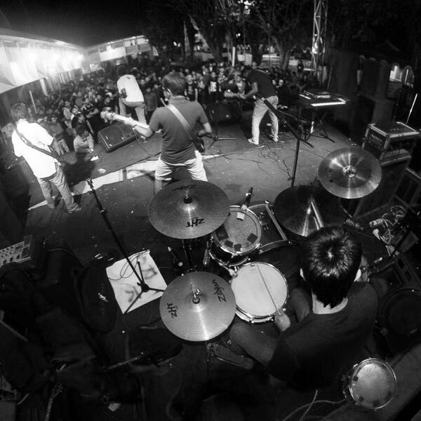 another cool shot from <a href="/GrezerHolligans/">A R I V</a> at <a href="/POSESIF2/">Posesif UNSOED 2015</a>, June 9th 2013 👌😘