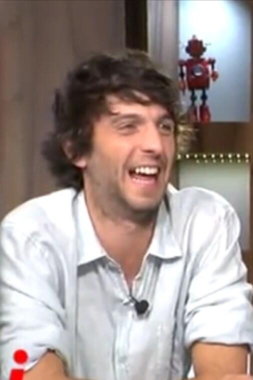 RapharossiRossi's tweet photo. Faudrait que j'évite de rire comme ça a la télé ... 😄 http://t.co/f9GSMyiFXl