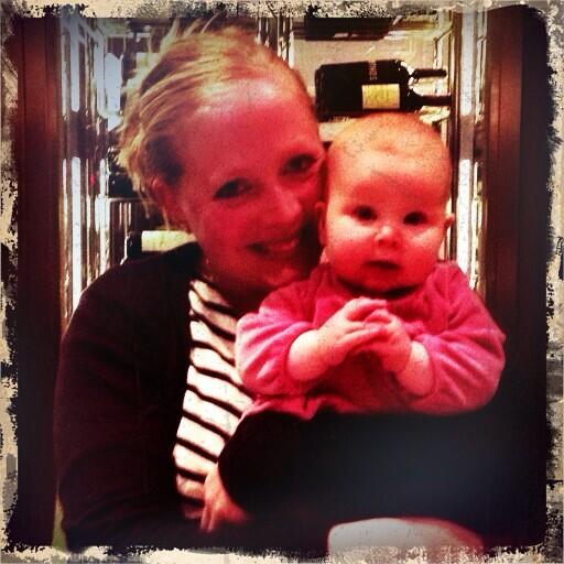 elinbeer's tweet photo. Finaste @Siri_Beer e 30år i dag!! Gratulere masse med dagen <3 http://t.co/ai753q4SJu