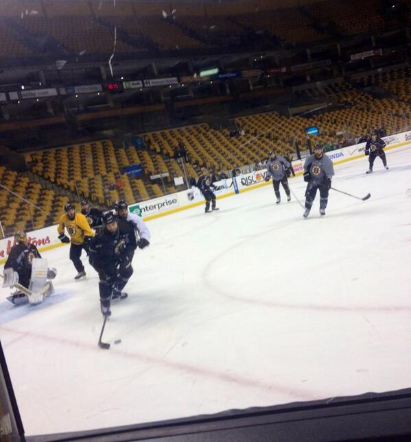 BDCBruins's tweet photo. RT @emilymkaplan: Boston's final skate at TD Garden before flying to Chicago (in about an hour) http://t.co/Jmwcrx1Mjz