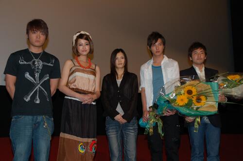 yui_s_today's tweet photo. 6月12日、2006年の今日は、東劇(東京)にて｢YUI for 雨音薫 ライブ付き全国試写会ツアー FINAL｣が行われました。 https://t.co/x62SuSvPC9